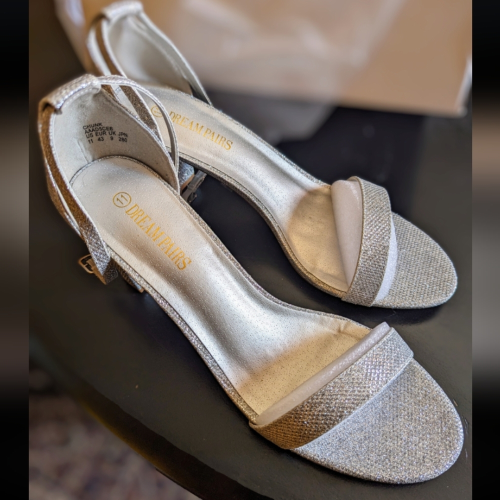 Dream Pairs sparkly silver sandals size 11